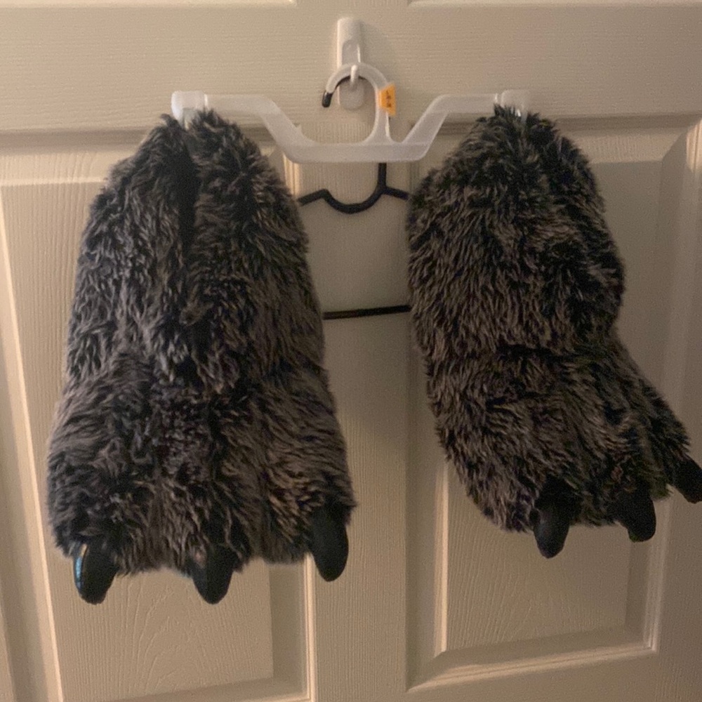 Men’s Paw Slippers
